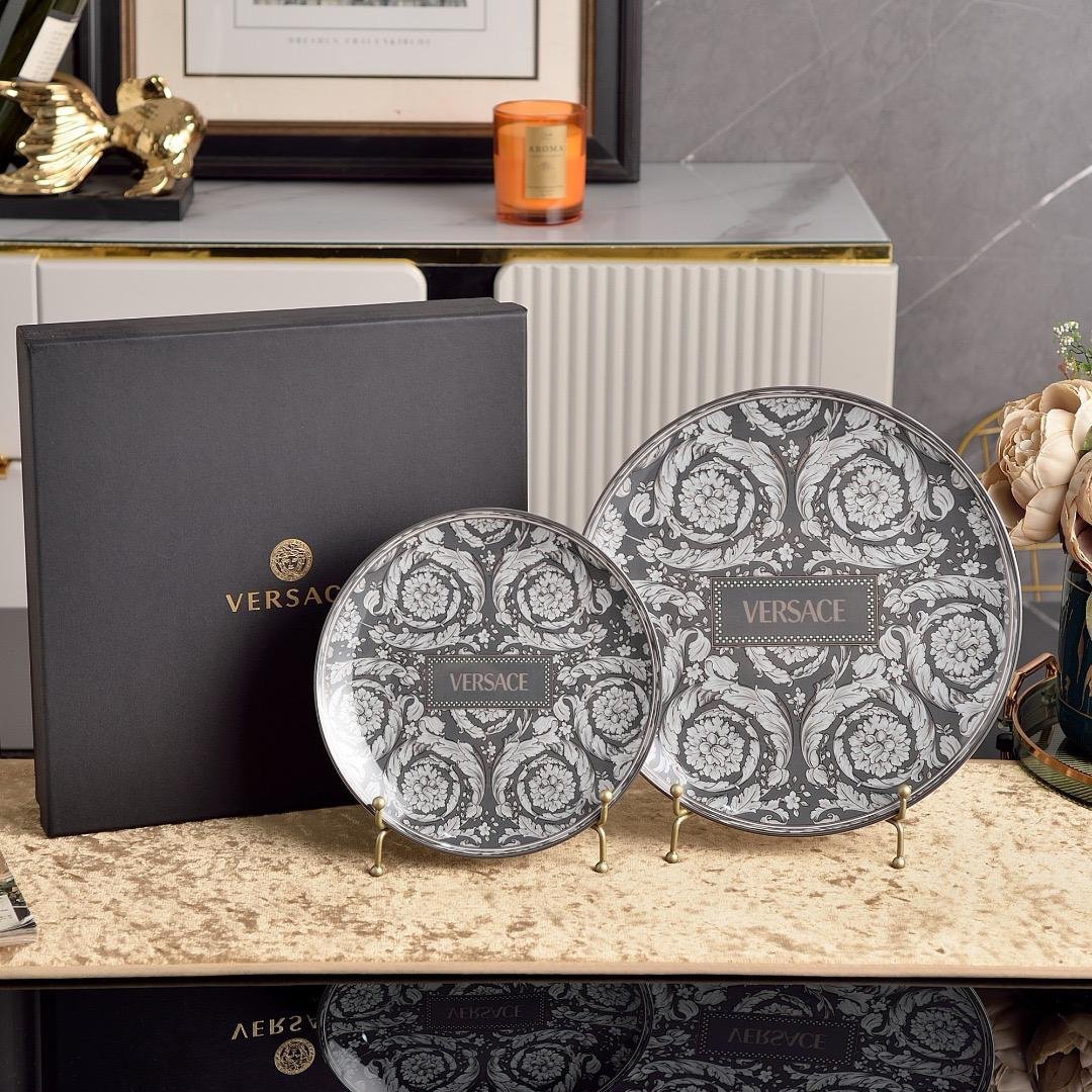 Versace Barocco Haze plates  20 cm plate ,  27 cm plate - Image 2 of 2